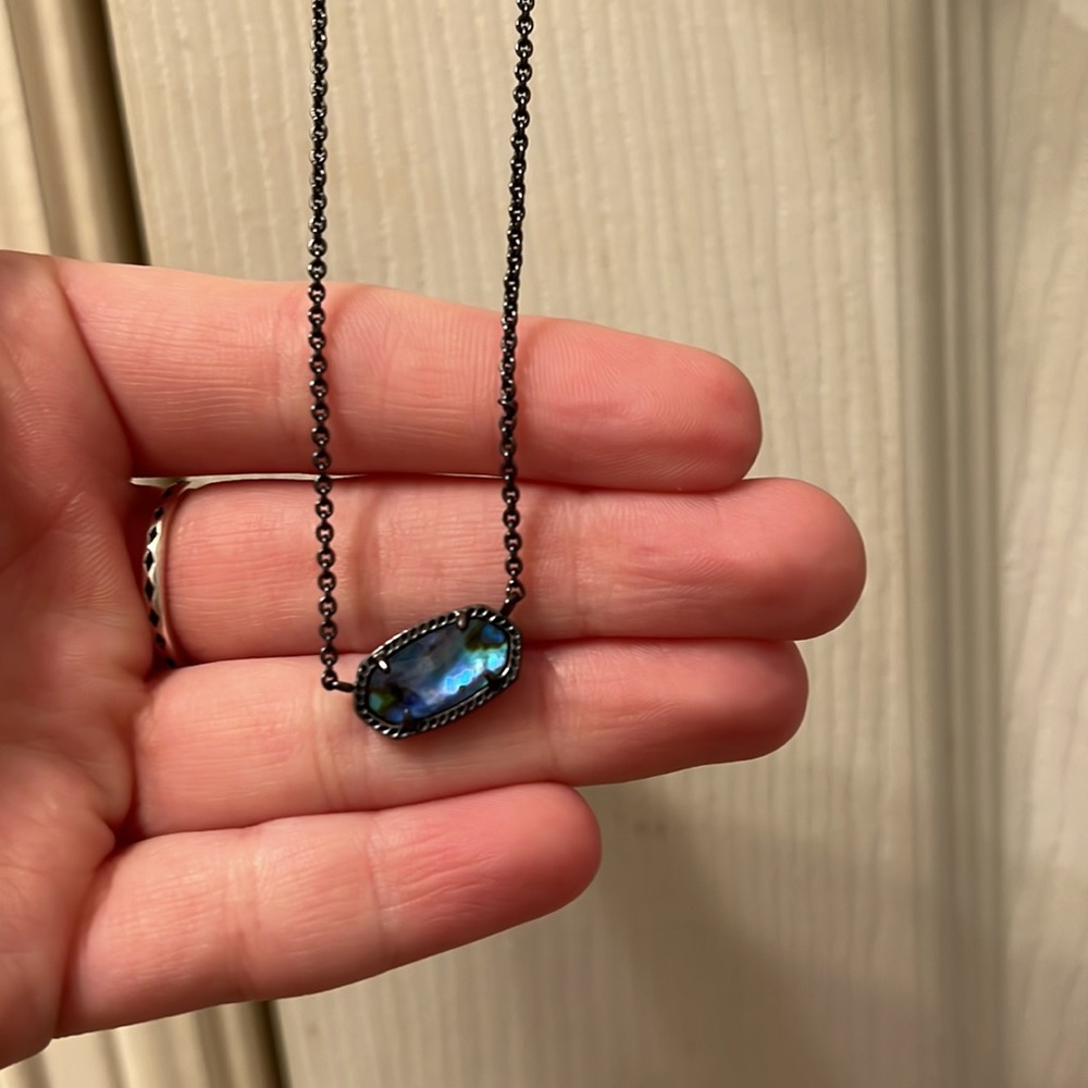 Kendra Scott necklace